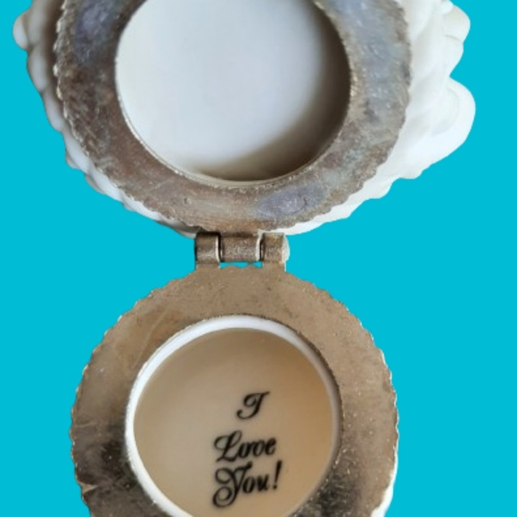 Adorable Snowbunny Basket - "I Love You" Hinged Trinket Box - Picture 2 of 4